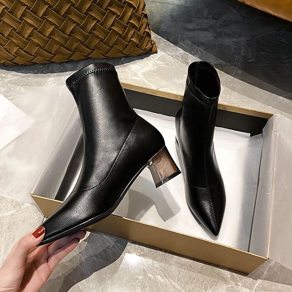 2021 winter short ladies pu boots thick heels pointed middle tube leather black boots womens plating high heels boots
2021 winter short ladies pu boots thick heels pointed middle tube leather black boots womens plating high heels boots