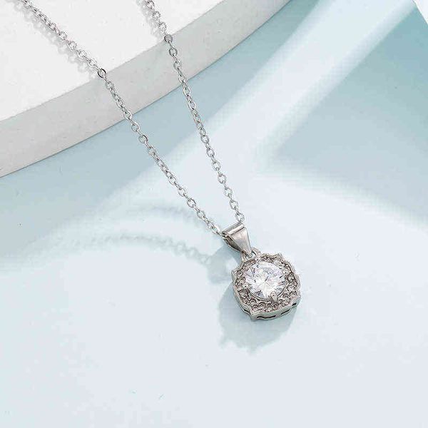 bright diamond hairuiwen same necklace women's korean fashion temperament imitation mosan diamond pendant clavicle chain, Silver
bright diamond hairuiwen same necklace women's korean fashion temperament imitation mosan diamond pendant clavicle chain, Silver