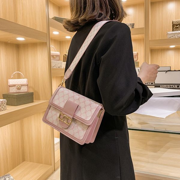 70% s beibei shangpin summer new trendy street accordion single shoulder oblique span bag
70% s beibei shangpin summer new trendy street accordion single shoulder oblique span bag