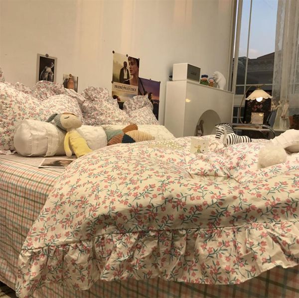 bedding sets elegant romantic floral set girl,cotton fairyfair ruffled twin full  home textile bed sheet pillow case duvet cover 
bedding sets elegant romantic floral set girl,cotton fairyfair ruffled twin full  home textile bed sheet pillow case duvet cover