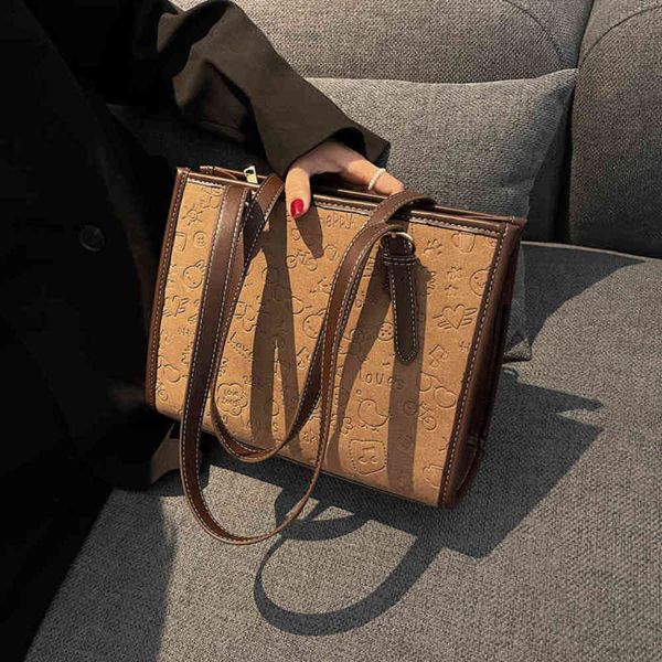 designer dinner bagkorean version large capacity portable single shoulder bag women's autumn and winter 2021 fashion commuting niche de
designer dinner bagkorean version large capacity portable single shoulder bag women's autumn and winter 2021 fashion commuting niche de