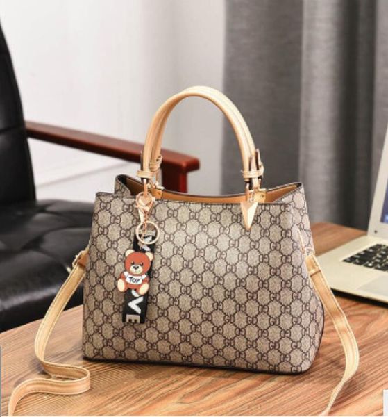 2021 new women's bag european and american fashion printing single shoulder bag with bear crossbody bag manufacturers direct sales, Black
2021 new women's bag european and american fashion printing single shoulder bag with bear crossbody bag manufacturers direct sales, Black