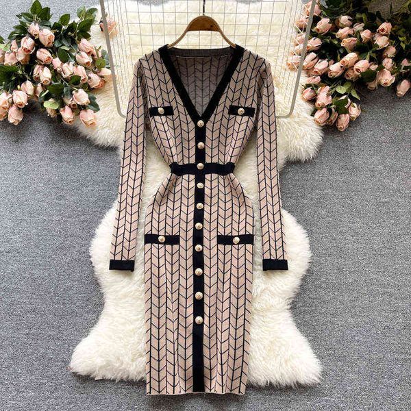 banulin 2021 autumn winter buttons retro sweater dress causal women v-neck geometric pattern knitted slim sheath bodycon dress g1214, Black;gray
banulin 2021 autumn winter buttons retro sweater dress causal women v-neck geometric pattern knitted slim sheath bodycon dress g1214, Black;gray