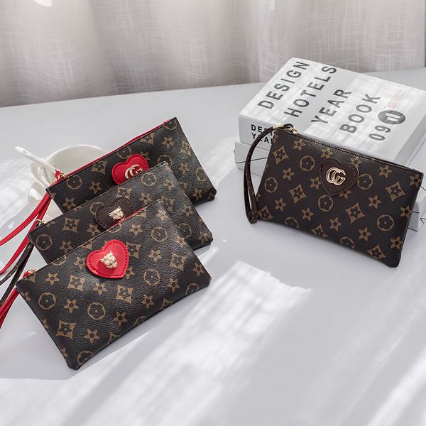 new women's purse long zipper old flower purse large capacity with compartment hand zero wallet mobile phone bag fashion, Red;black
new women's purse long zipper old flower purse large capacity with compartment hand zero wallet mobile phone bag fashion, Red;black