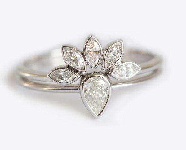 gorgeous women rings 1 pair ring/set white gold filled wedding engagement ring stylish jewelry accessories cluster, Golden;silver
gorgeous women rings 1 pair ring/set white gold filled wedding engagement ring stylish jewelry accessories cluster, Golden;silver