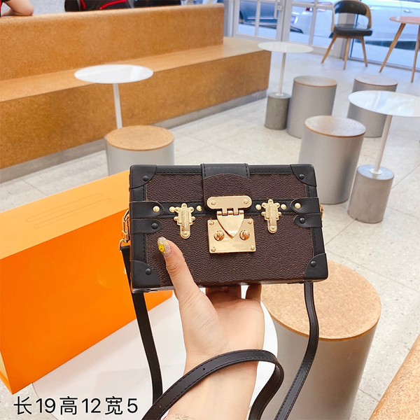 luxury women's small square bags designer mini box bag crossbody bag 2021 new retro handbag europe and america flower printed lock mens
luxury women's small square bags designer mini box bag crossbody bag 2021 new retro handbag europe and america flower printed lock mens