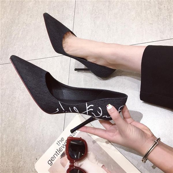 dress shoes in the spring of 2021, net red french girl high-heeled with high heels and pointed fresh black
dress shoes in the spring of 2021, net red french girl high-heeled with high heels and pointed fresh black