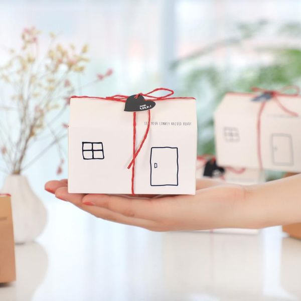 white kraft house shape gift candy box cookies package with ribbon for birthday wedding christmas party favor supplies wrap
white kraft house shape gift candy box cookies package with ribbon for birthday wedding christmas party favor supplies wrap
