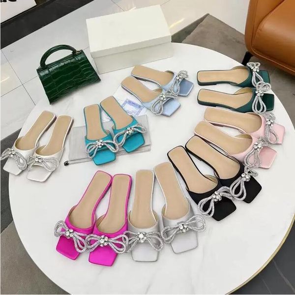 2022 fashion women shoes diamond bow cartoon slippers satin flat slides woman shoe beach lazy sandals designer slipper large size 35-42 us4-, Black
2022 fashion women shoes diamond bow cartoon slippers satin flat slides woman shoe beach lazy sandals designer slipper large size 35-42 us4-, Black