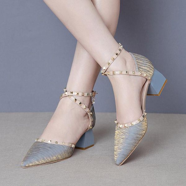 sandals 2021 summer women bling cross-tied dress shoes rivets pumps pointed toe mid heels ankle strap sandalias mujer 9072n, Black
sandals 2021 summer women bling cross-tied dress shoes rivets pumps pointed toe mid heels ankle strap sandalias mujer 9072n, Black