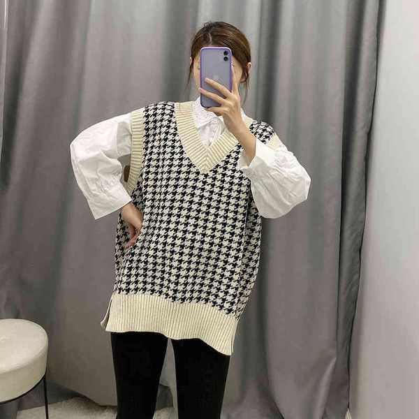 sllsky plaid knitted sweater vest women 2021 oversized pullover vintage sleeveless v-neck korean female waistcoat sweater, White;black 
sllsky plaid knitted sweater vest women 2021 oversized pullover vintage sleeveless v-neck korean female waistcoat sweater, White;black