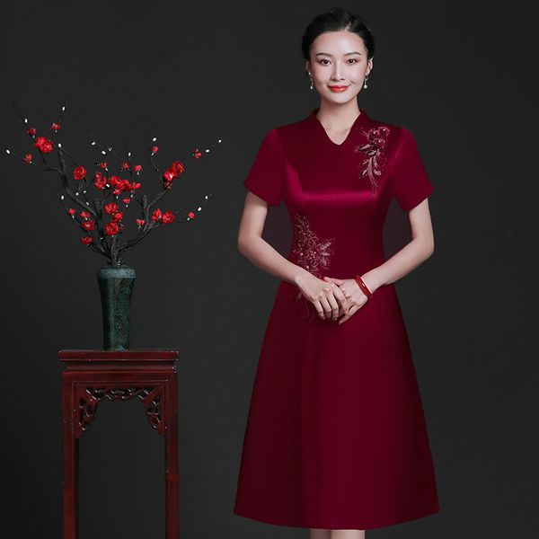 luxury cheongsam young -in-law lik her -in-law's cheongsam, foreign style gift, 's wedding banquet acetate satin drs, Blue;red
luxury cheongsam young -in-law lik her -in-law's cheongsam, foreign style gift, 's wedding banquet acetate satin drs, Blue;red