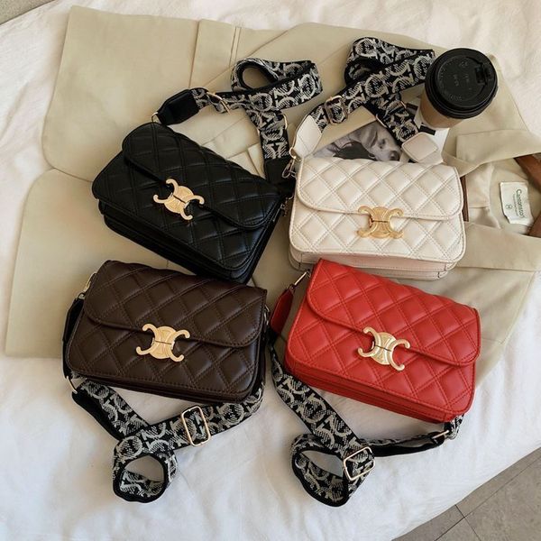 net red women's 2021 new trendy texture rhombic lattice satchel ins fashion chain one shoulder small square bag
net red women's 2021 new trendy texture rhombic lattice satchel ins fashion chain one shoulder small square bag