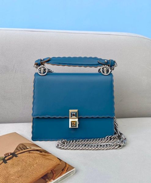 evening bags classic petal side small square bag chain strap slung one shoulder women's
evening bags classic petal side small square bag chain strap slung one shoulder women's