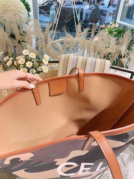ins women handbags net red same camouflage printing tote shopping one shoulder portable large capacity 2021 women's zmm
ins women handbags net red same camouflage printing tote shopping one shoulder portable large capacity 2021 women's zmm