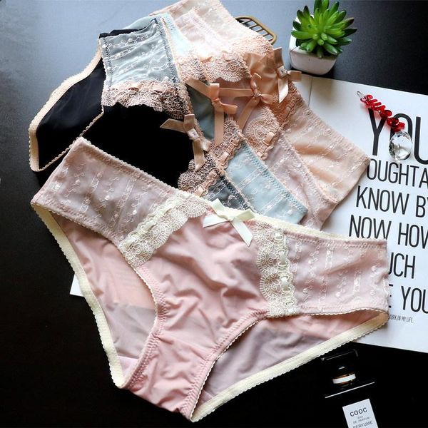 women's panties ladies lace underwear temptation low waist embroidery transparent seamless sweet, Black;pink
women's panties ladies lace underwear temptation low waist embroidery transparent seamless sweet, Black;pink