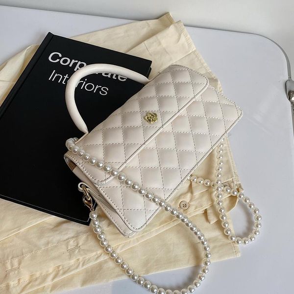 niche design pearl chain bag female 2021 fashion rhombus handbag square messenger shoulder width: 23cm bags
niche design pearl chain bag female 2021 fashion rhombus handbag square messenger shoulder width: 23cm bags