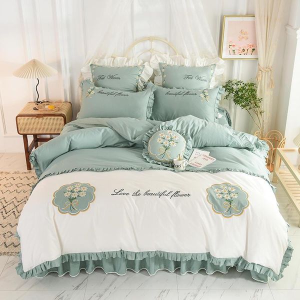 bedding sets 4pcs cotton embroidery pleated lace luxury king size duvet cover set bed skirt pillowcase bedclothes
bedding sets 4pcs cotton embroidery pleated lace luxury king size duvet cover set bed skirt pillowcase bedclothes