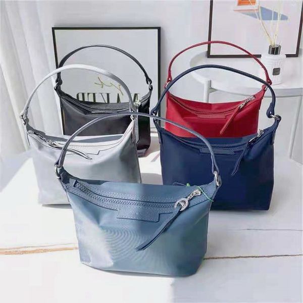 french dragon armpit 2021 new handbag nylon waterproof fabric single shoulder bag messenger delivery chain
french dragon armpit 2021 new handbag nylon waterproof fabric single shoulder bag messenger delivery chain