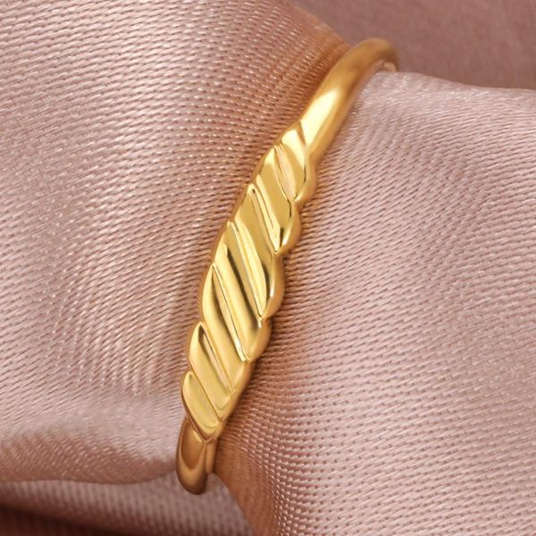wedding rings fashion twist cross finger ring for women punk vintage stainless steel croissant female jewelry 2021, Slivery;golden
wedding rings fashion twist cross finger ring for women punk vintage stainless steel croissant female jewelry 2021, Slivery;golden