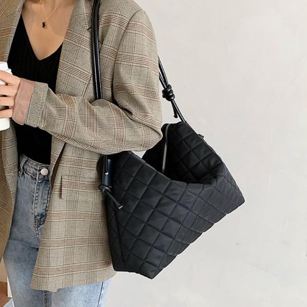 casual large capacity totes designer handbags luxury oxford female shoulder messenger bag big buckets lady purse 2021 bags
casual large capacity totes designer handbags luxury oxford female shoulder messenger bag big buckets lady purse 2021 bags