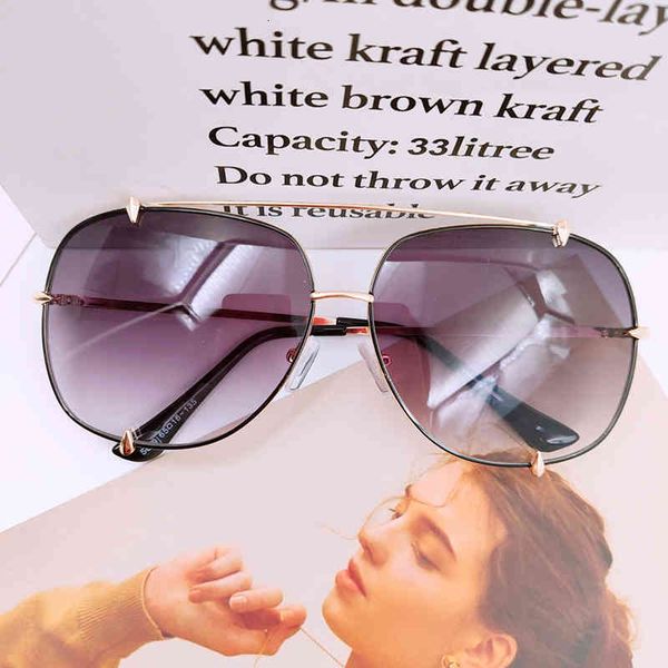 2021 summer hbk fashion oversized pilot sunglasses women uv400 retro brand designer big frame sun glasses for female ladies eyewear a520, White;black
2021 summer hbk fashion oversized pilot sunglasses women uv400 retro brand designer big frame sun glasses for female ladies eyewear a520, White;black