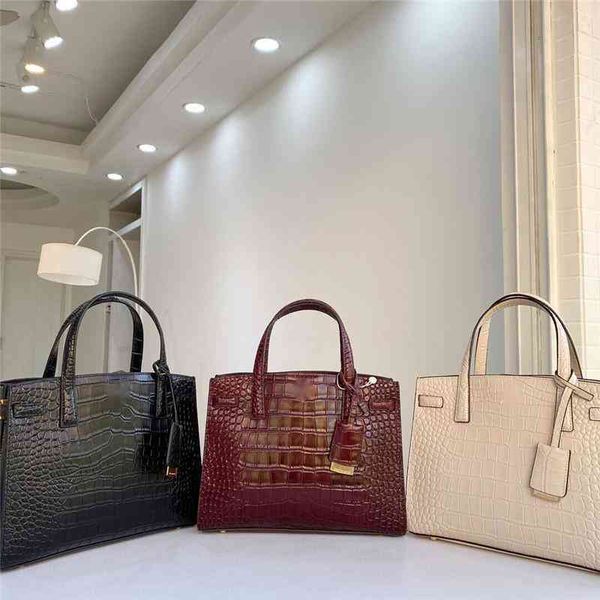factory outlet luxury handbags storage outlet tb leather women's in autumn winter with cow hide embossed crocodiless pattern small port
factory outlet luxury handbags storage outlet tb leather women's in autumn winter with cow hide embossed crocodiless pattern small port