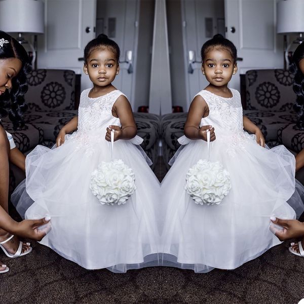 pure white flower girl dresses for wedding party gowns 2021 tulle tiered contracted design sleeveless appliques first communion dress, White;blue
pure white flower girl dresses for wedding party gowns 2021 tulle tiered contracted design sleeveless appliques first communion dress, White;blue