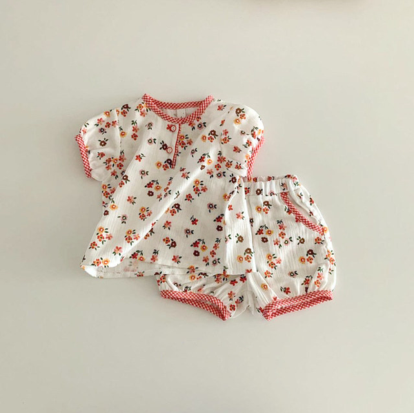 clothing sets 2021 girls boys 2 pcs set printed shirt +shorts cotton summer fashion babys suits, White
clothing sets 2021 girls boys 2 pcs set printed shirt +shorts cotton summer fashion babys suits, White