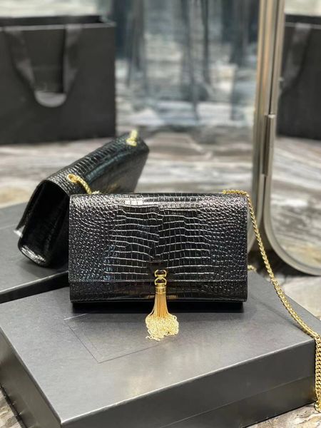 kate 24cm bag quality bag women handbags classic fashion female handbag medium capacity chain caviar crocodile pattern genuine leathe should
kate 24cm bag quality bag women handbags classic fashion female handbag medium capacity chain caviar crocodile pattern genuine leathe should