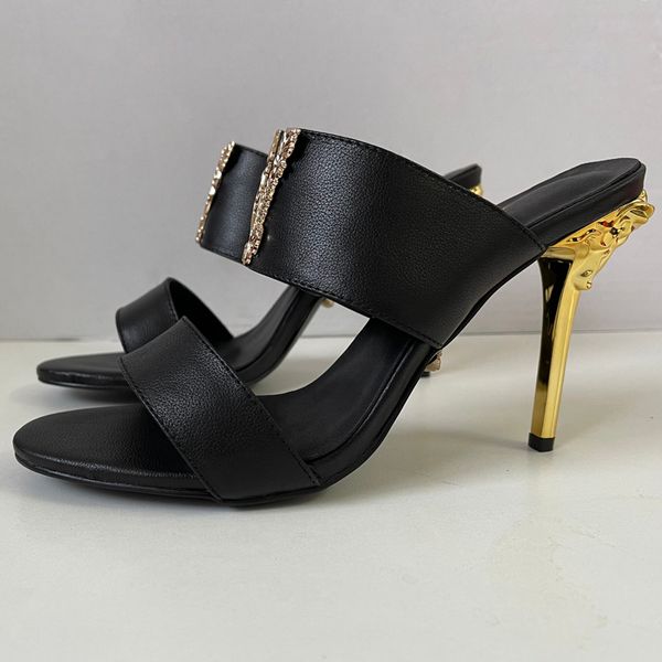 luxury designer fashion shoes summer sandals high block heel open toe party woman pump large size35-42, Black
luxury designer fashion shoes summer sandals high block heel open toe party woman pump large size35-42, Black