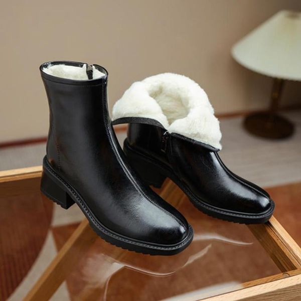 boots women's short split leather 2021 winter warm plush ladies shoes square toe plus size black modern woman botas
boots women's short split leather 2021 winter warm plush ladies shoes square toe plus size black modern woman botas