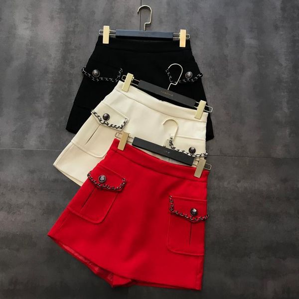 women's shorts 2021 spring chain decoration double pocket pockets with lined skirt women, White;black
women's shorts 2021 spring chain decoration double pocket pockets with lined skirt women, White;black