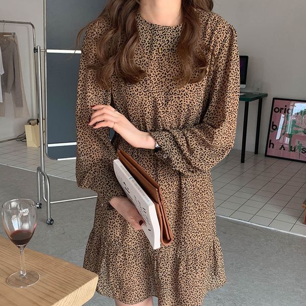 2colors spring womens mini dress boho chiffon party long sleeve women autumn leopard ruffles dress robe vestido(x1808 210423, Black;gray
2colors spring womens mini dress boho chiffon party long sleeve women autumn leopard ruffles dress robe vestido(x1808 210423, Black;gray