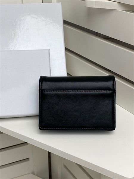 dio 2021 fashion short wallet pvc designer classic letter retro card case trend men and women sale bag, Red;black
dio 2021 fashion short wallet pvc designer classic letter retro card case trend men and women sale bag, Red;black