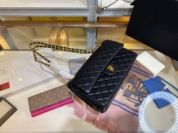 2022 designers fashion handbags shoulder bags cross body clutch luxury plaid & tartan leather classic retro simplicity letter button decorat
2022 designers fashion handbags shoulder bags cross body clutch luxury plaid & tartan leather classic retro simplicity letter button decorat