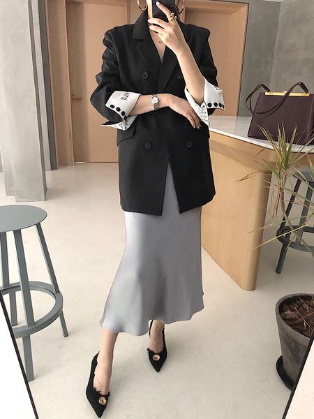 blazers of black women blazer fashion ol sleeve botton letter carving womanly jacket, White;black
blazers of black women blazer fashion ol sleeve botton letter carving womanly jacket, White;black
