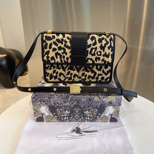 cross body designer bag shoulder bags handbags leather high-capacity evening party shopping business occasions 1 colors with exquisite packa
cross body designer bag shoulder bags handbags leather high-capacity evening party shopping business occasions 1 colors with exquisite packa