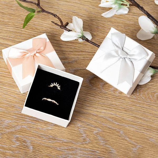 85Yb high grade skin pattern bag ring packaging es ring es box necklace bracelet jewelry packing jewelry packing box, Black;white
85Yb high grade skin pattern bag ring packaging es ring es box necklace bracelet jewelry packing jewelry packing box, Black;white