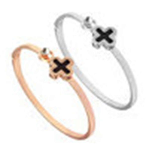 hand catenary japanese and korean version of clover bracelet does not fade rose gold bracelet ring versatile headwear, Golden;silver
hand catenary japanese and korean version of clover bracelet does not fade rose gold bracelet ring versatile headwear, Golden;silver