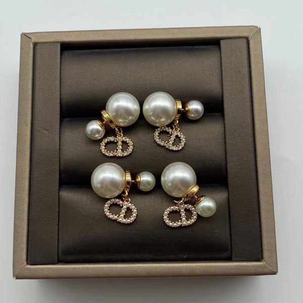 chandeliers earrings dijia / djia cd letter pearl inlaid full diamond pendant tassel lady girl, Silver
chandeliers earrings dijia / djia cd letter pearl inlaid full diamond pendant tassel lady girl, Silver