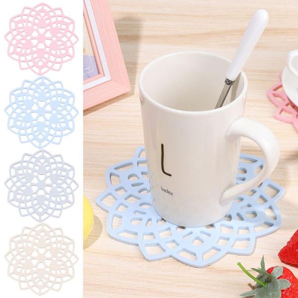mats & pads hollow deskinsulation pad anti-scalding pot placemat coffee table mat anti-slip kitchen accessories for home
mats & pads hollow deskinsulation pad anti-scalding pot placemat coffee table mat anti-slip kitchen accessories for home