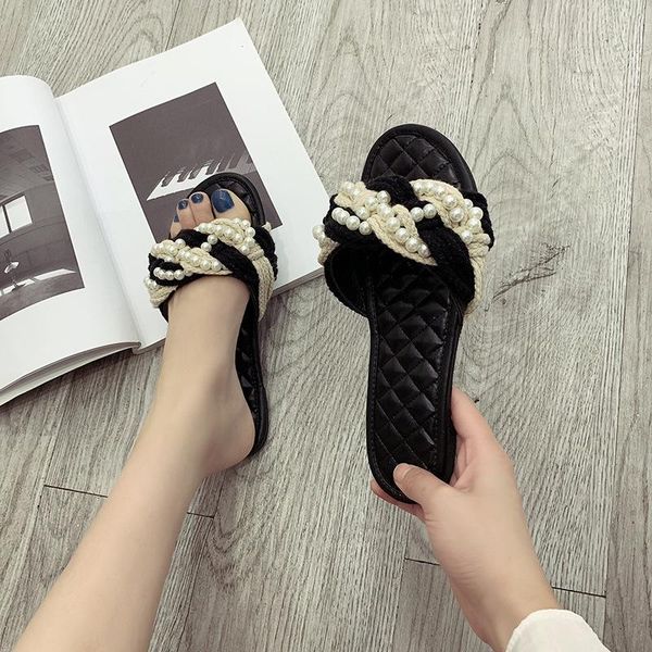 straw twisted rope pearl slippers flat bottomed black rhombic one line open toe lady's sandals in summer 2021
straw twisted rope pearl slippers flat bottomed black rhombic one line open toe lady's sandals in summer 2021