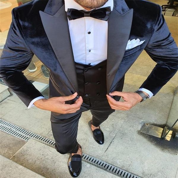 est men suits 3 pieces velvet custom made wedding lapel royal handsome business coat+pant+vest men's & blazers, White;black
est men suits 3 pieces velvet custom made wedding lapel royal handsome business coat+pant+vest men's & blazers, White;black