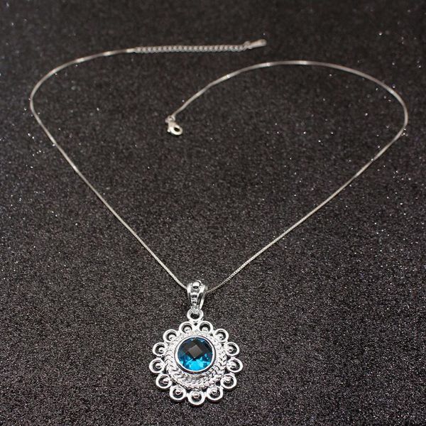 pendant necklaces hermosa glowing round shape bluez silver color for women charms chain necklace 20 inch
pendant necklaces hermosa glowing round shape bluez silver color for women charms chain necklace 20 inch
