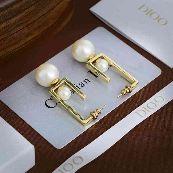 brass family d female pearl , designer fashion jewelry earrings dijia.com, a luxury able earring with multi face revealing thin, Red;brown
brass family d female pearl , designer fashion jewelry earrings dijia.com, a luxury able earring with multi face revealing thin, Red;brown