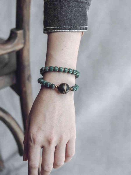 flower green yin skin bodhi root hand string male simple personality black sandalwood inlaid copper wire versatile bracelet, Golden;silver
flower green yin skin bodhi root hand string male simple personality black sandalwood inlaid copper wire versatile bracelet, Golden;silver