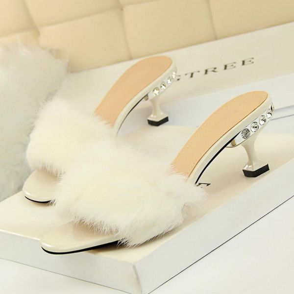 slippers 2021 summer plus size women crystal 6cm high heels mules shales slides female kitten white fur low purple shoes, Black
slippers 2021 summer plus size women crystal 6cm high heels mules shales slides female kitten white fur low purple shoes, Black