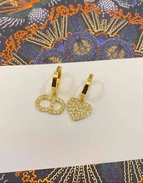 dio/christian2021 fashion ancient gold retro letter d zircon love for women temperament versatile luxury earrings jewelry gift with box, Red;brown
dio/christian2021 fashion ancient gold retro letter d zircon love for women temperament versatile luxury earrings jewelry gift with box, Red;brown