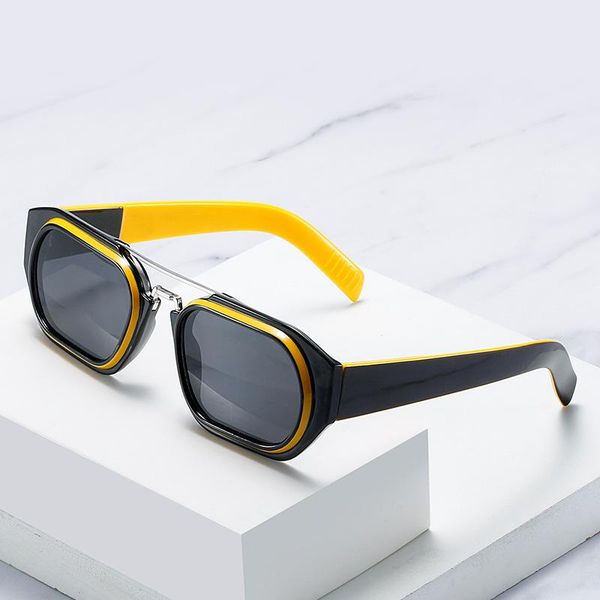 sunglasses hip hop punk double beam women trend fashion men street shooting catwalk driving glasses, White;black
sunglasses hip hop punk double beam women trend fashion men street shooting catwalk driving glasses, White;black